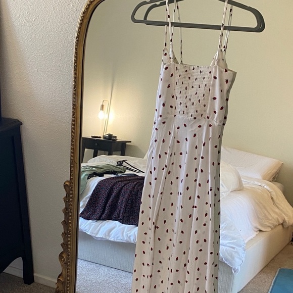 ***Sold***Realisation Alba Strawberry Dress - Picture 6 of 9